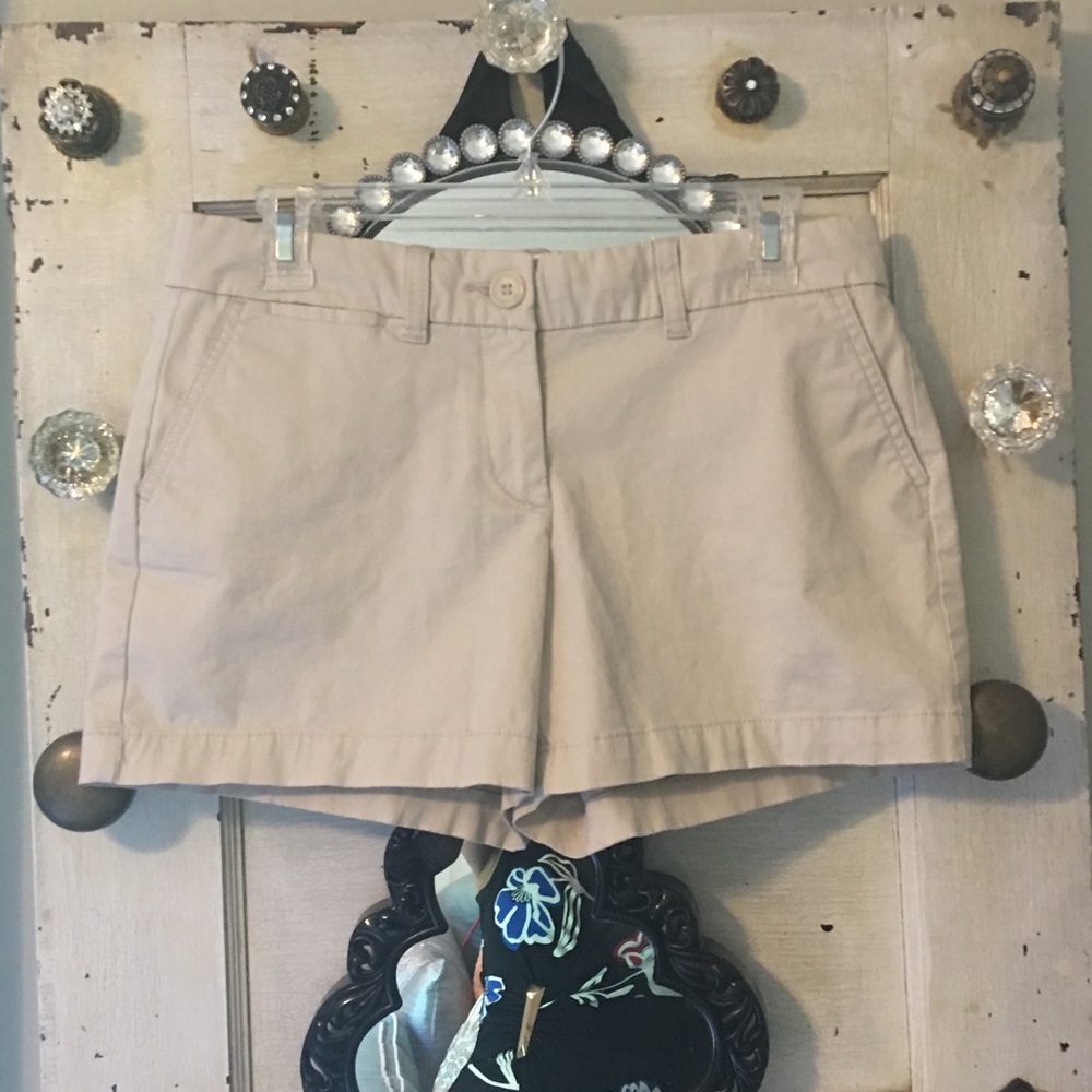 Crown and ivy khaki shorts size 6 petite